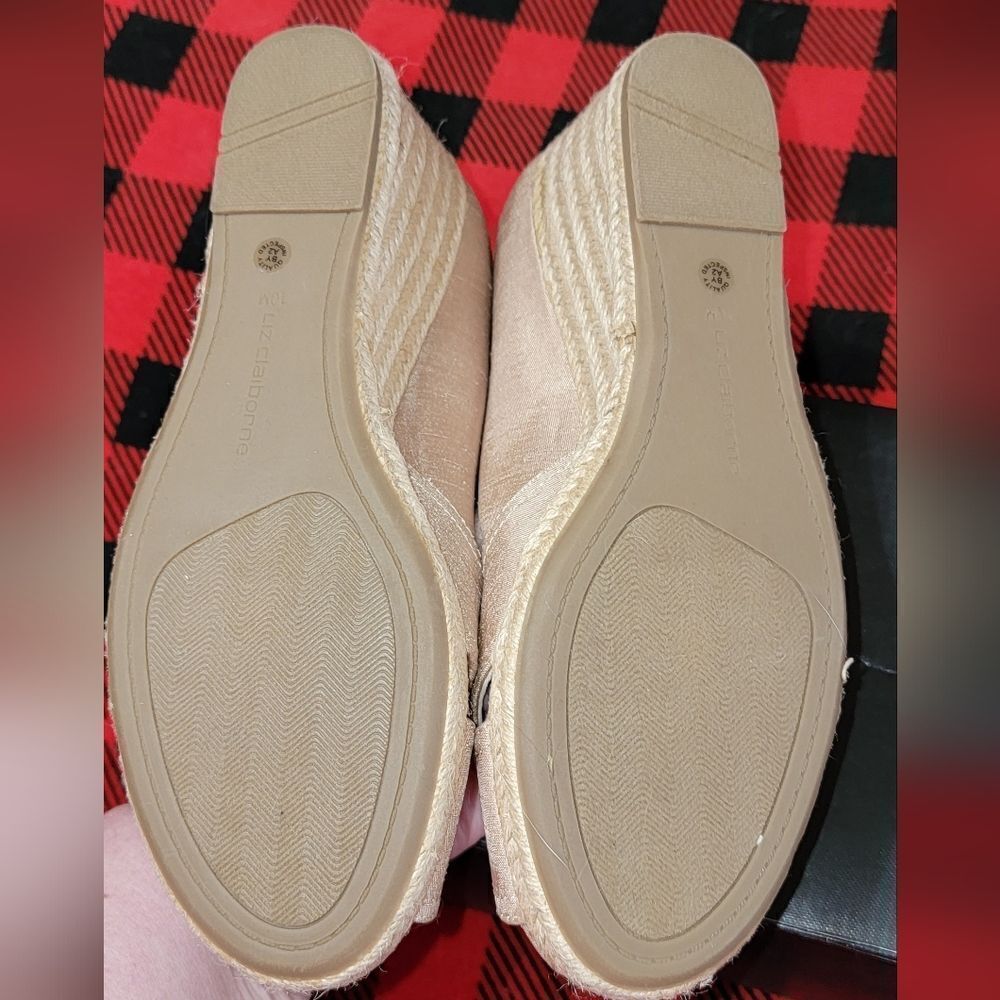 #240 Liz Claiborne peep toe tan colored wedges - Size: 10M - Picture 3 of 8